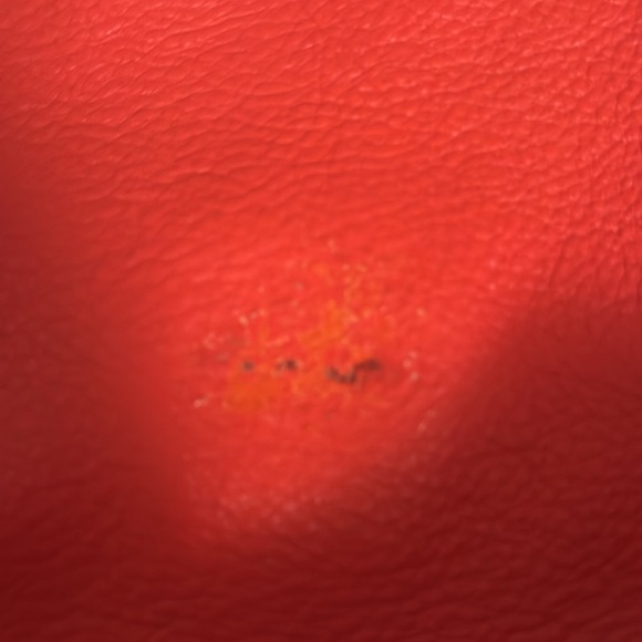 Marc Jacobs Orange Leather Hobo Style Bag with Gold Hardware - Picture 8 of 8